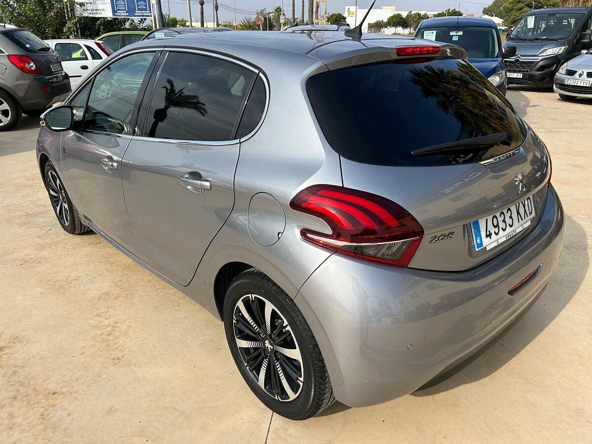 PEUGEOT 208 TECH 1.2 PURETECH AUTO SPANISH LHD IN SPAIN 11000 MILES SUPER 2019